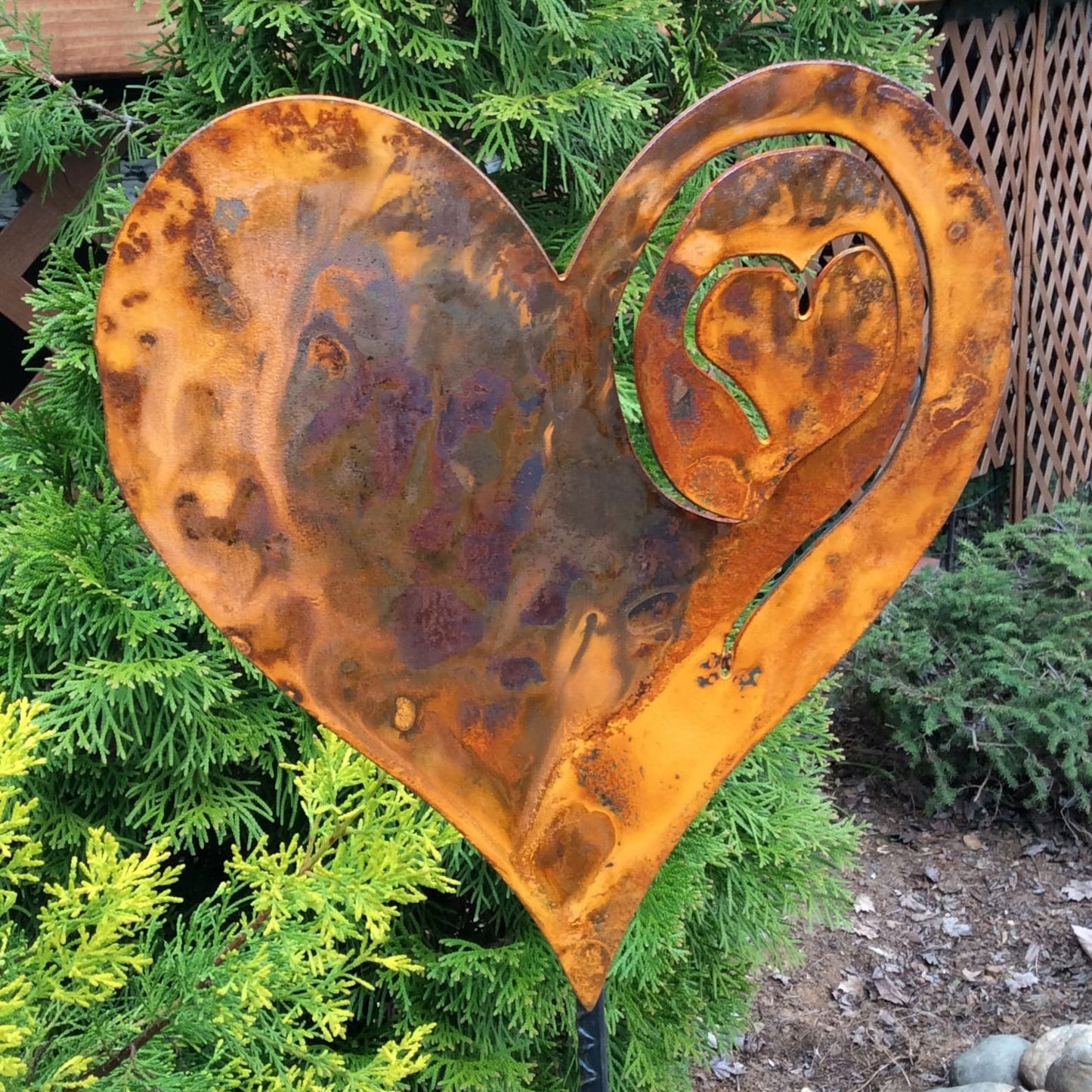 ❤️A Rusted Heart Stake in the Garden