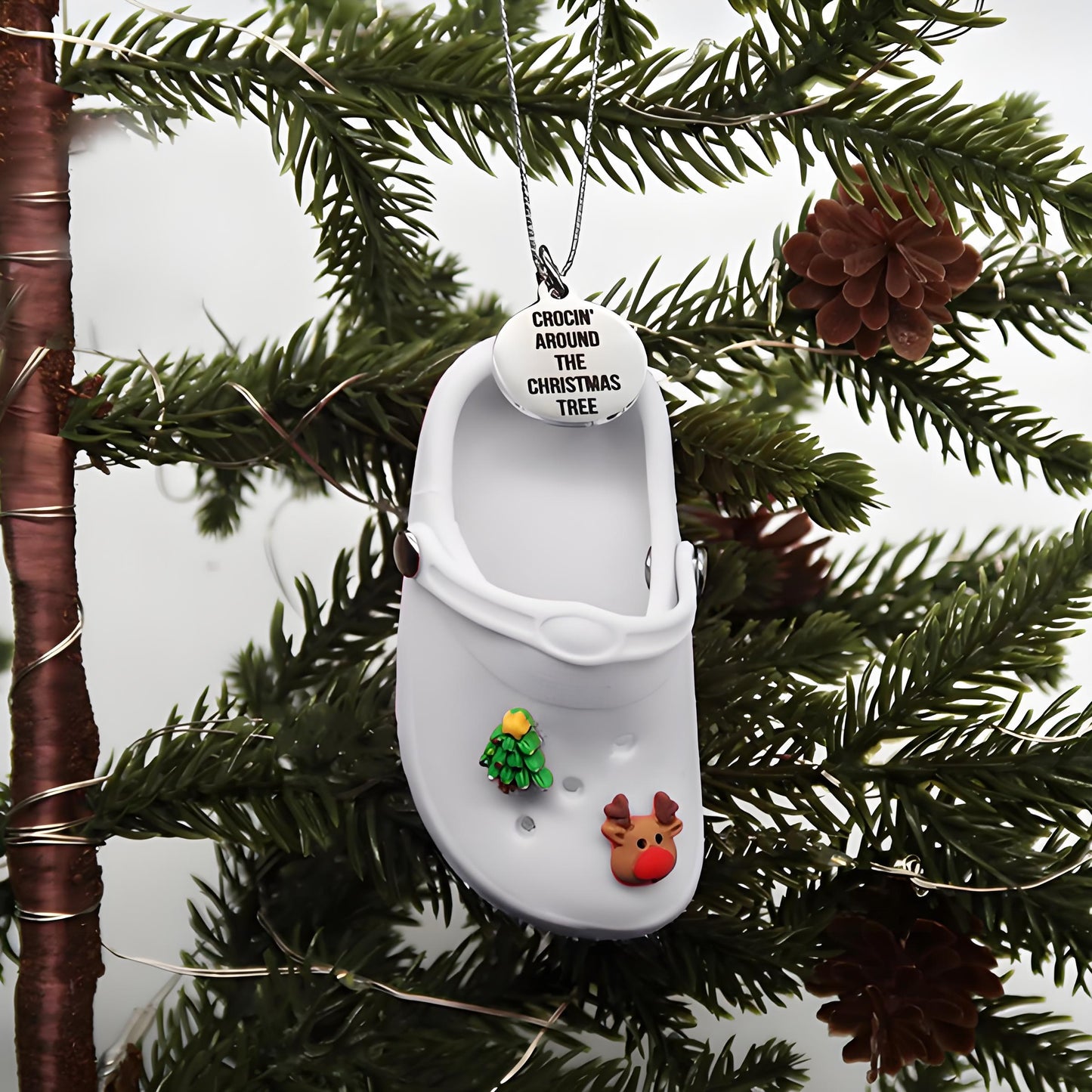 Crocin Around the Christmas Tree Ornament