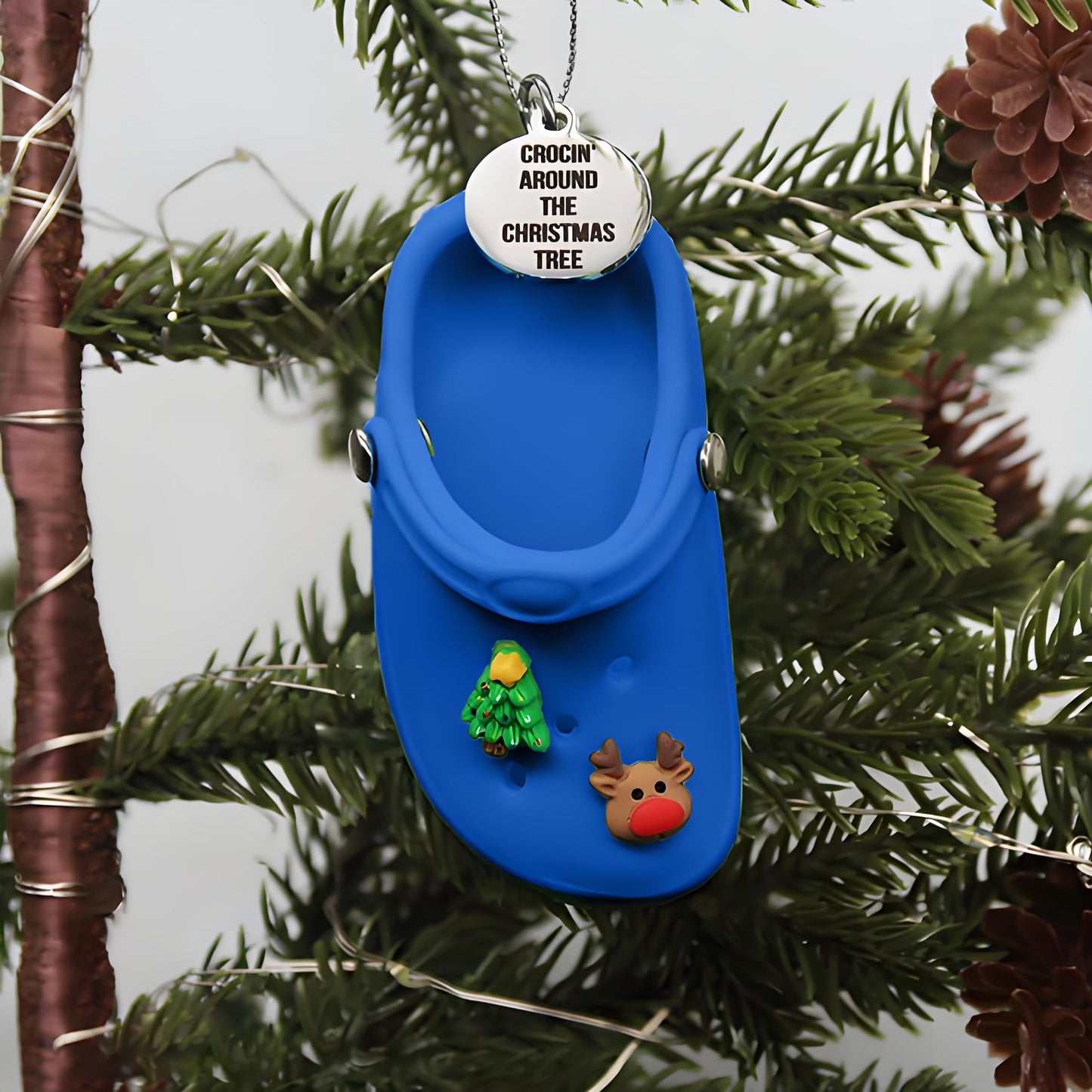 Crocin Around the Christmas Tree Ornament